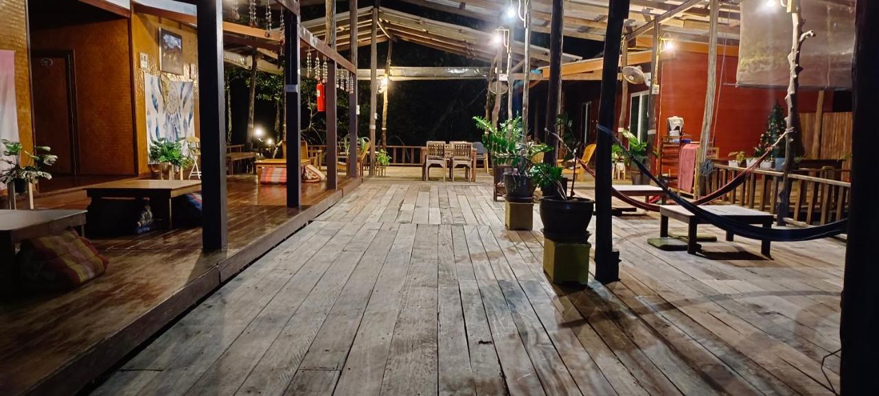 Ta Yai Homestay Ko Kut Экстерьер фото